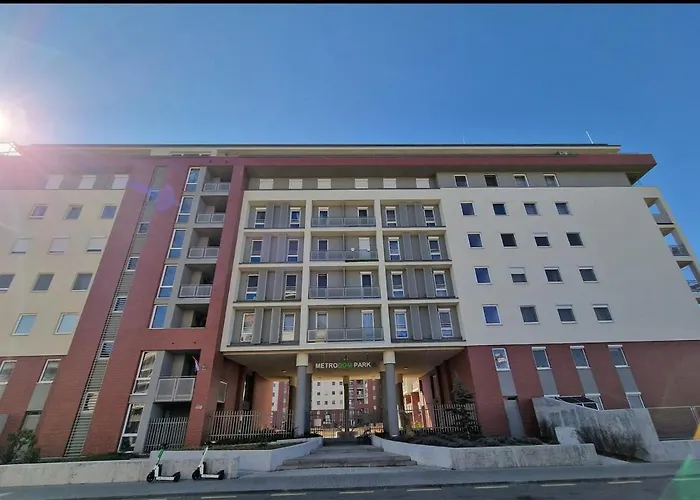 Modern Smart Metrodom Park -15min From Center Budapest