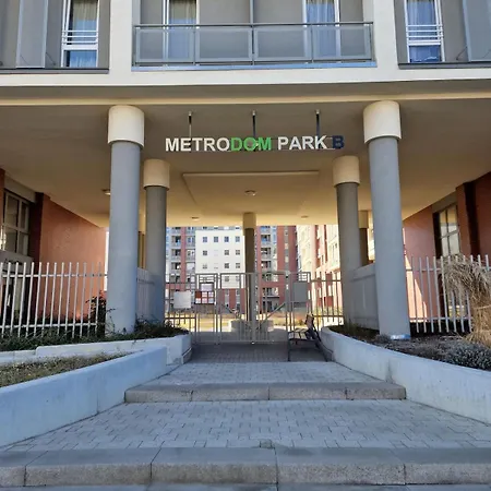 Apartment Modern Smart Metrodom Park -15min From Center