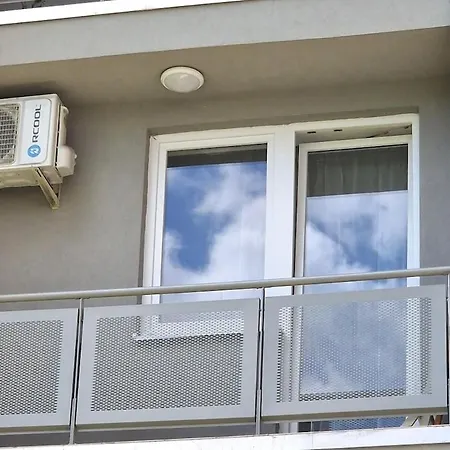 Apartment Modern Smart Metrodom Park -15min From Center