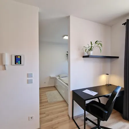 Modern Smart Metrodom Park -15min From Center